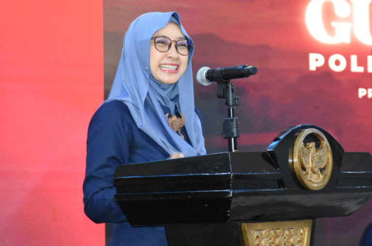 Polibatam Kukuhkan Guru Besar Perdana, Prof. Dwi Kartikasari Perkuat Keilmuan Bisnis Internasional